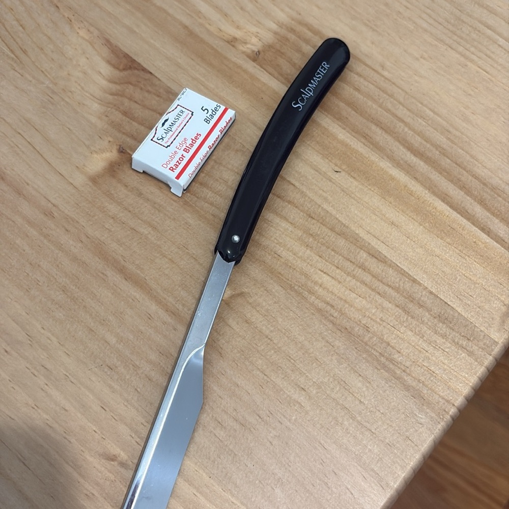 Black Straight Razor - Picture 2 of 2